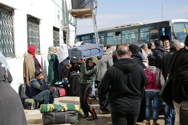 Reisende am Rafah Übergang zwischen Gaza und Ägypten, 12. Februar 2017. Foto: Activestills