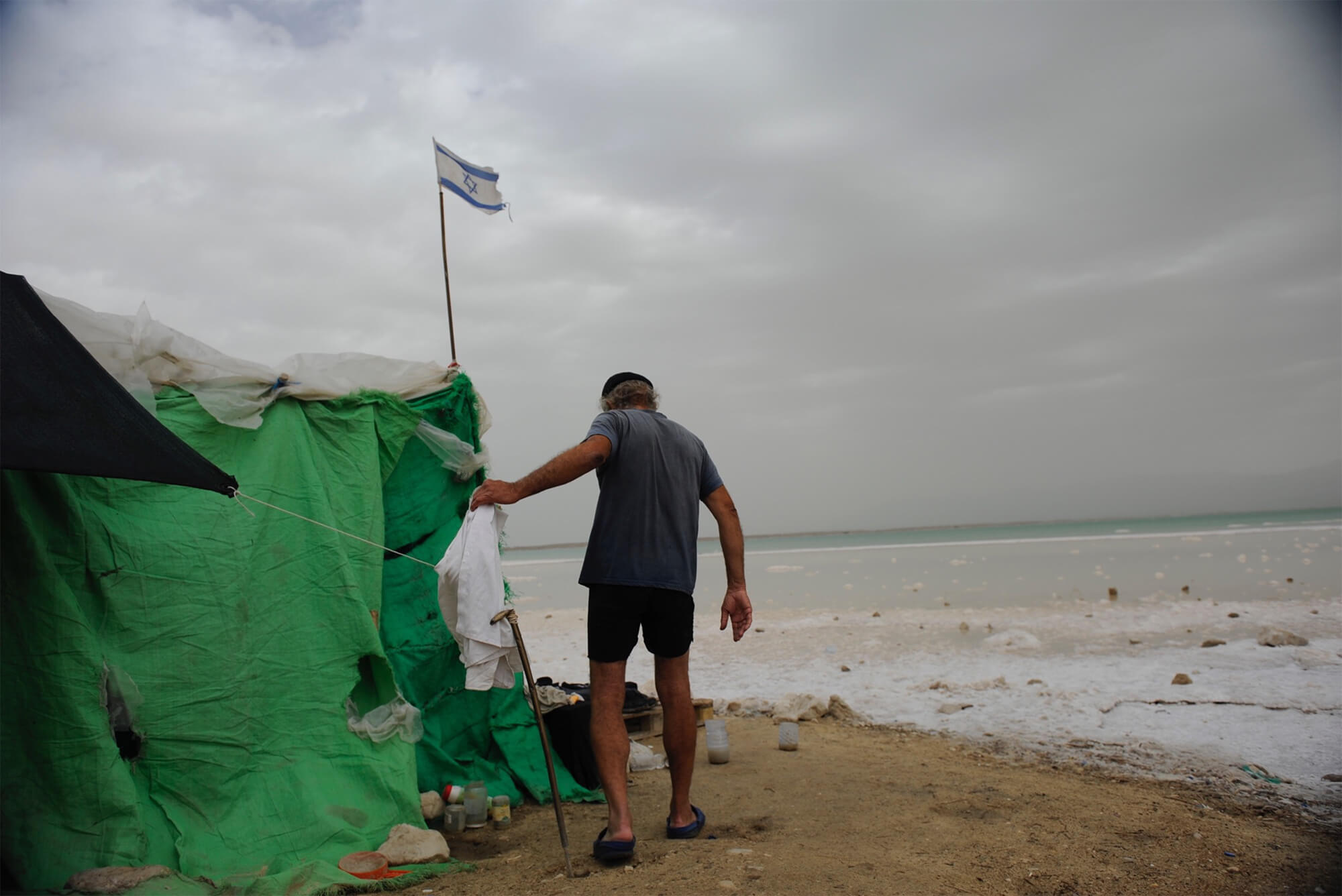 Obdachloser am Toten Meer. Foto: Daniel Tchetchik<b class="textmedia__copyright"></b>