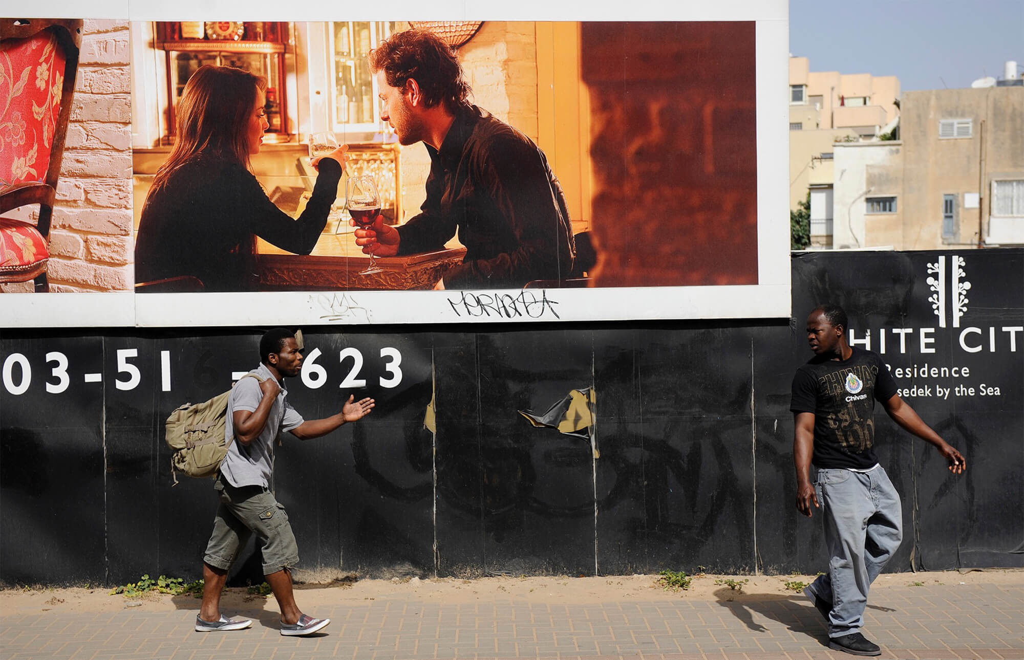 Werbeplakat im Süden von Tel Aviv. Foto: Daniel Tchetchik<b class="textmedia__copyright"></b>
