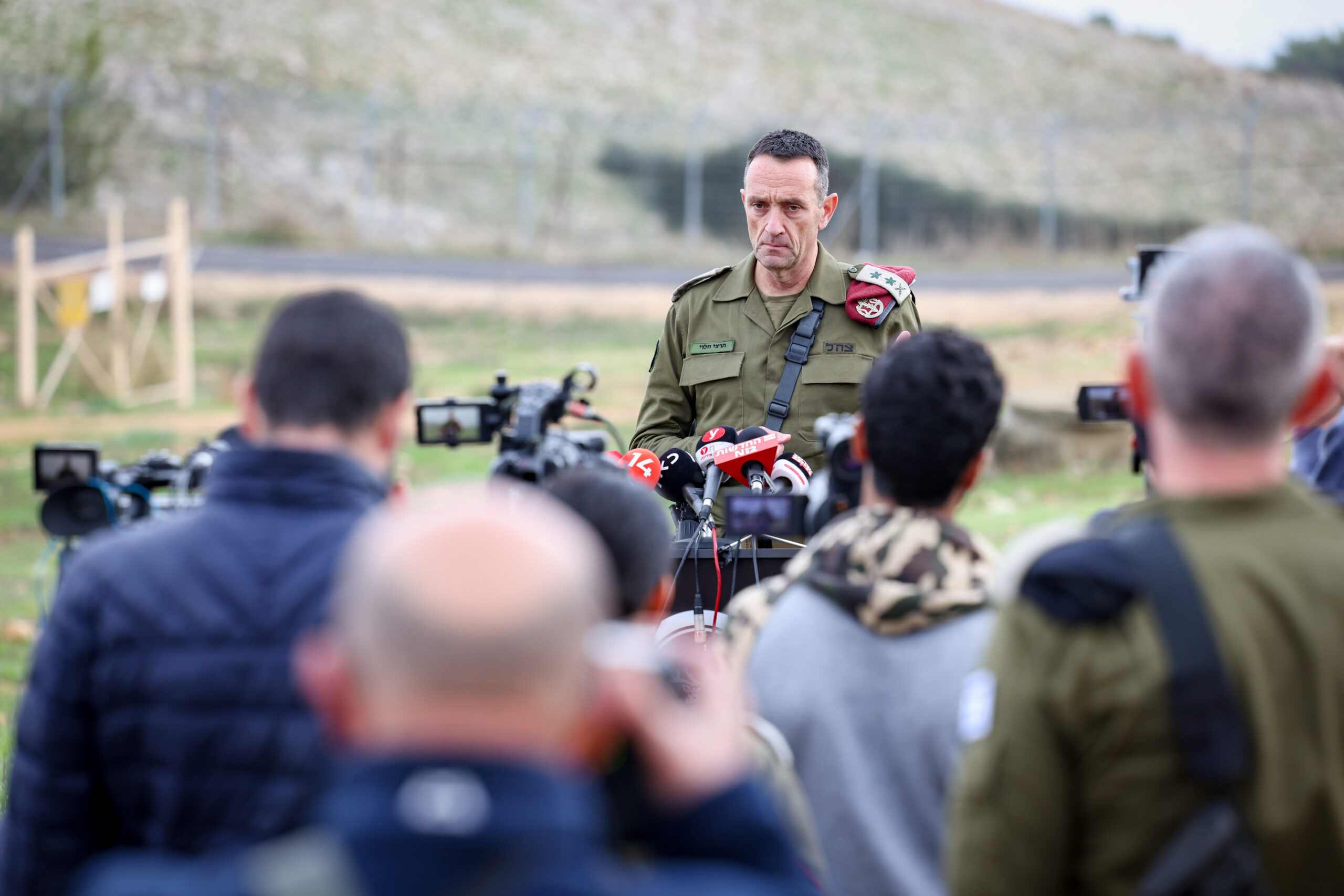 IDF-Generalstabschef Herzi Halevi während eines Besuchs beim Nordkommando. 28. November 2023. (David Cohen/Flash90)