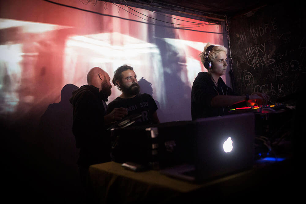 Kutner auf einer von ihm organisierten Queer-Techno-Party in Berlin, 2015