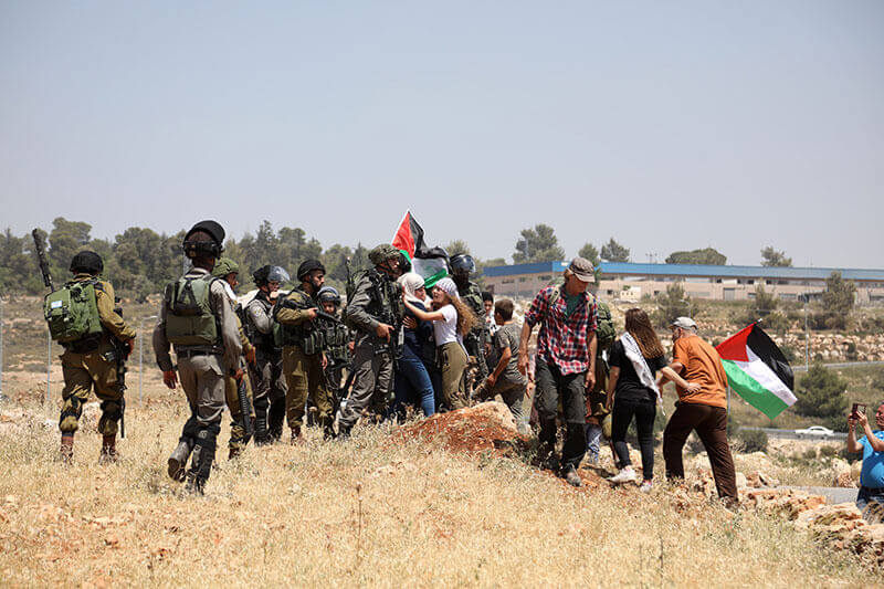 Protest in Solidarität mit hungerstreikenden palästinensischen Häftlingen. Nabi Saleh, Westbank, 12.5.2017 (Foto: Activestills)