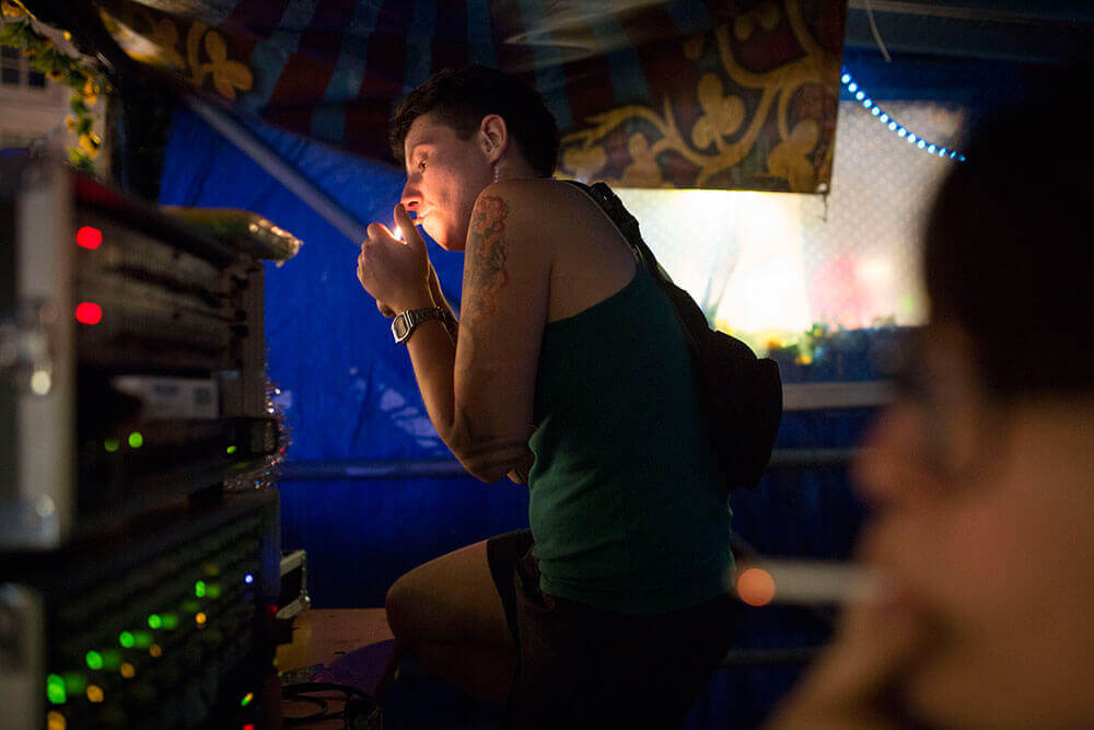 Lola bei einem Auftritt auf dem Alexanderplatz in Berlin, 2016
