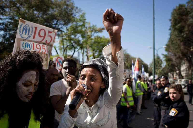 Geflüchtetenprotest vor dem Gebäude des UNHCR, Tel Aviv, 13.2.2014. (Foto: Activestills)
