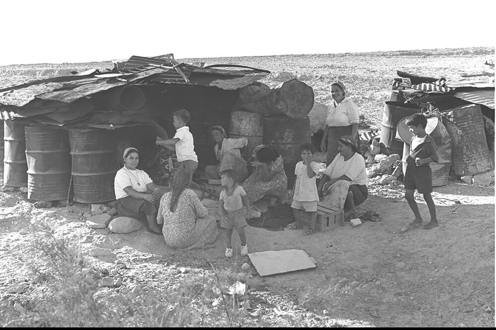 Bahausungen in Jerucham, Negev Israel 1968. Foto: GPO